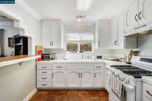 7151 Johnston Rd, Pleasanton, CA 94588