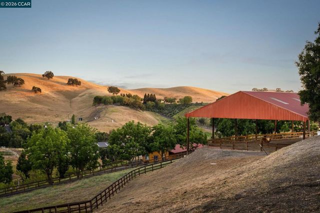7151 Johnston Rd, Pleasanton, CA 94588
