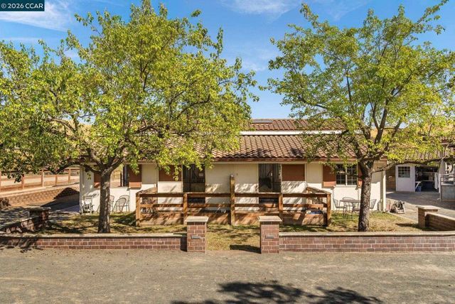 7151 Johnston Rd, Pleasanton, CA 94588