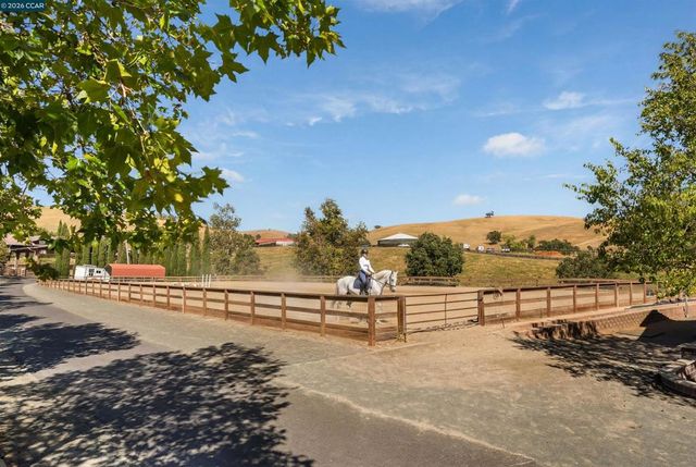 7151 Johnston Rd, Pleasanton, CA 94588