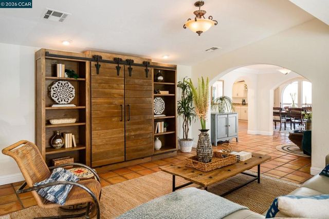 7151 Johnston Rd, Pleasanton, CA 94588