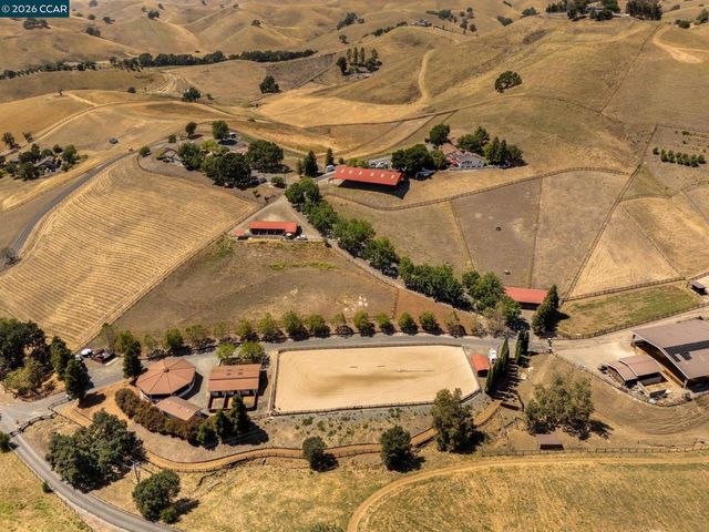 7151 Johnston Rd, Pleasanton, CA 94588