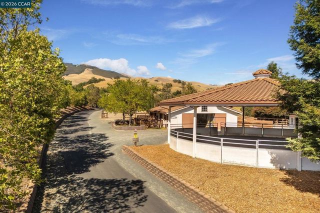 7151 Johnston Rd, Pleasanton, CA 94588