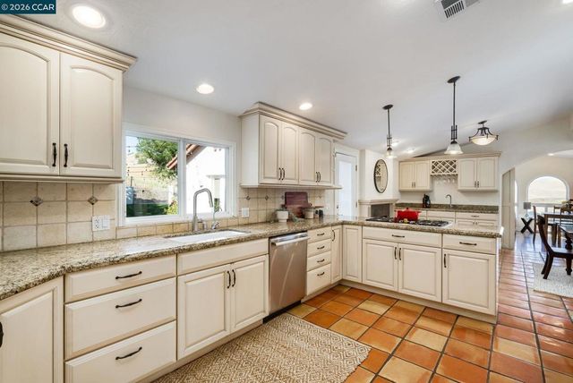 7151 Johnston Rd, Pleasanton, CA 94588