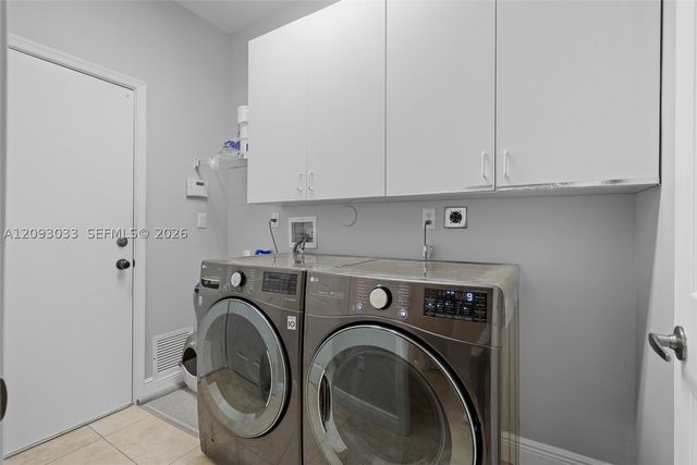 12724 NW 18th Ct, Pembroke Pines, FL 33028