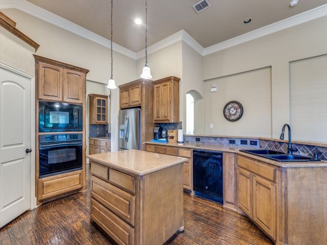 15905 Buffalo Creek Drive, Frisco, TX 75035