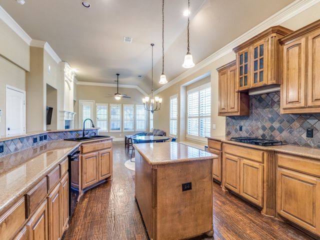 15905 Buffalo Creek Drive, Frisco, TX 75035