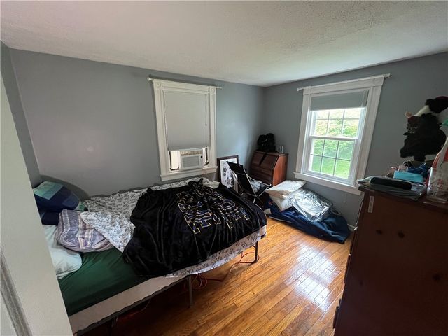 7 King Road, Middletown, RI 02842