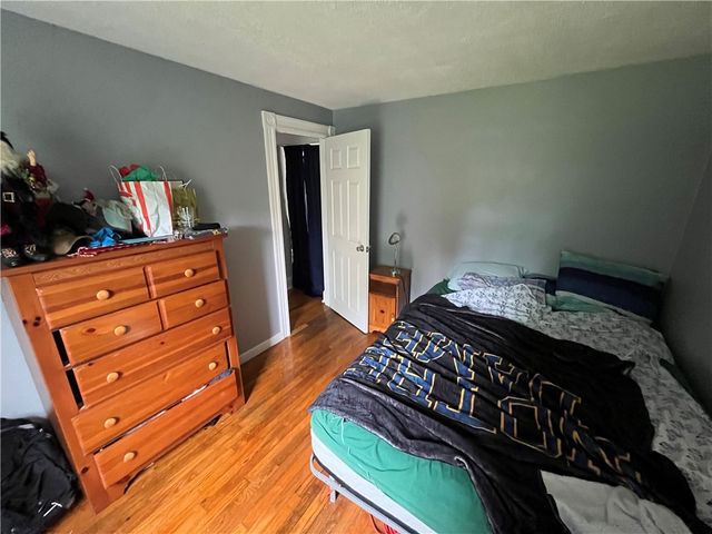 7 King Road, Middletown, RI 02842