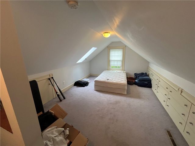 7 King Road, Middletown, RI 02842