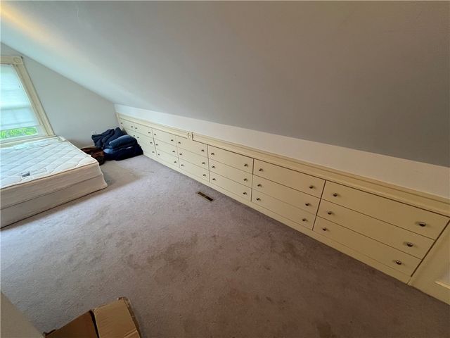 7 King Road, Middletown, RI 02842