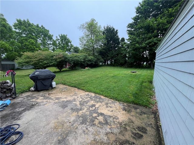 7 King Road, Middletown, RI 02842