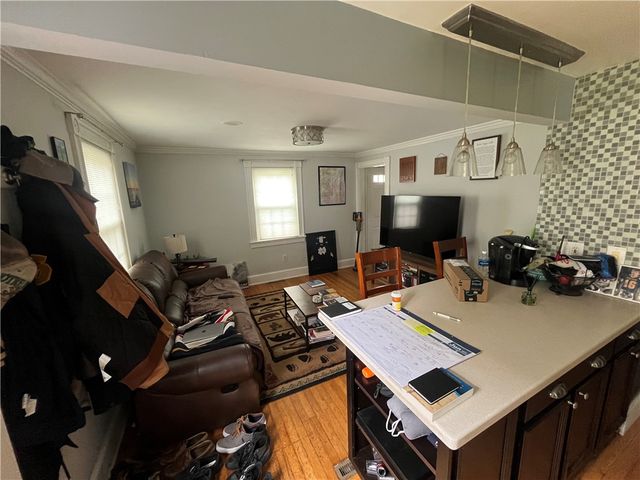 7 King Road, Middletown, RI 02842