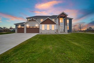 7382 Brookhaven Drive, Crown Point, IN 46307