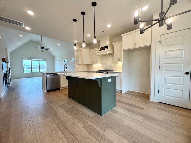 3102 SW Rosemont Avenue, Bentonville, AR 72713