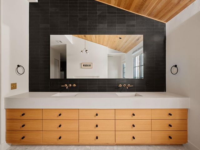 400 Inwood RD, Austin, TX 78746