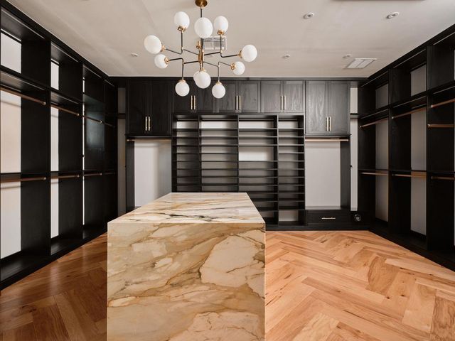 400 Inwood RD, Austin, TX 78746