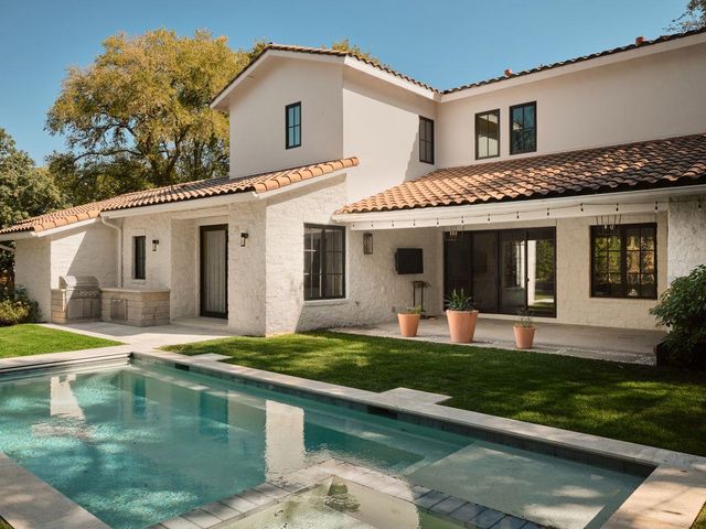 400 Inwood RD, Austin, TX 78746