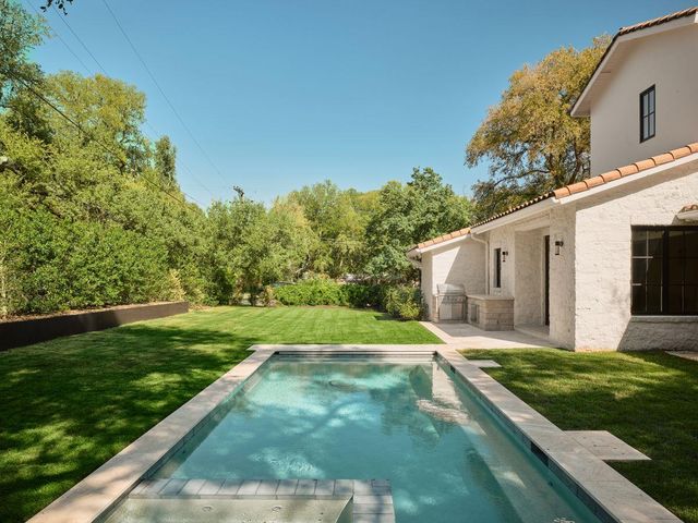 400 Inwood RD, Austin, TX 78746