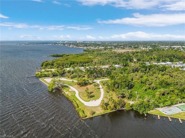 14655 Paul Revere LOOP, North Fort Myers, FL 33917