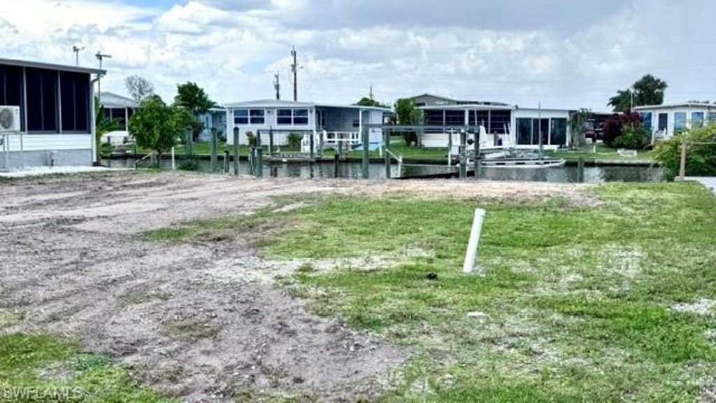 14655 Paul Revere LOOP, North Fort Myers, FL 33917