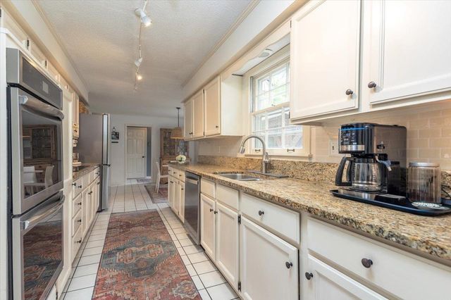 8441 SHERMAN OAKS DR, Germantown, TN 38139