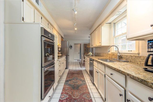 8441 SHERMAN OAKS DR, Germantown, TN 38139