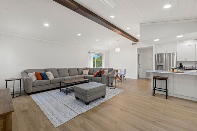 12151 Old Country Road N, Wellington, FL 33414