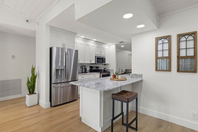 12151 Old Country Road N, Wellington, FL 33414