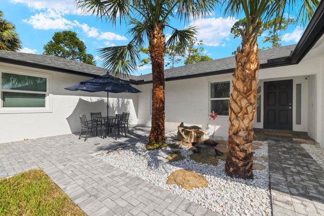 12151 Old Country Road N, Wellington, FL 33414