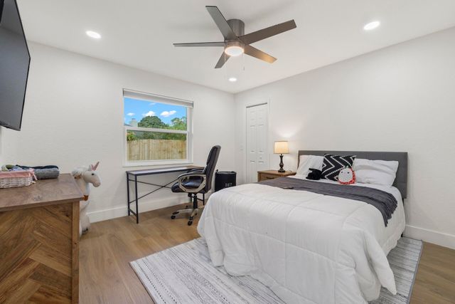 12151 Old Country Road N, Wellington, FL 33414