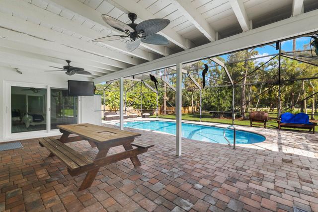 12151 Old Country Road N, Wellington, FL 33414