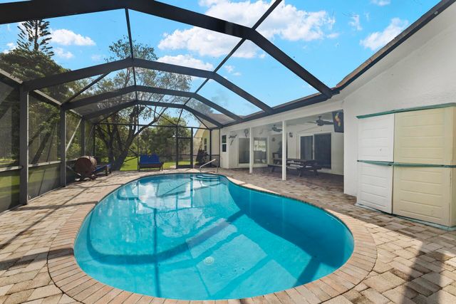 12151 Old Country Road N, Wellington, FL 33414