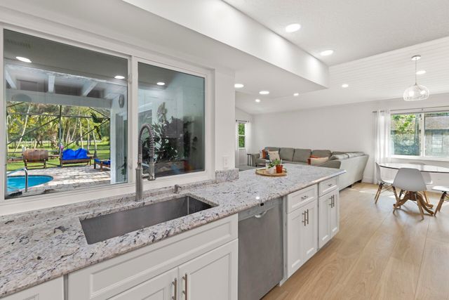 12151 Old Country Road N, Wellington, FL 33414