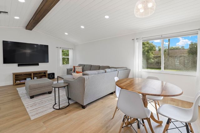 12151 Old Country Road N, Wellington, FL 33414