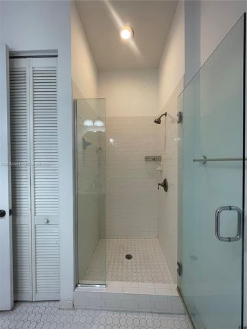 412 SW 13th Ter 412, Fort Lauderdale, FL 33312