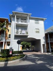 412 SW 13th Ter 412, Fort Lauderdale, FL 33312