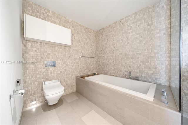 88 SW 7th St 2312, Miami, FL 33130