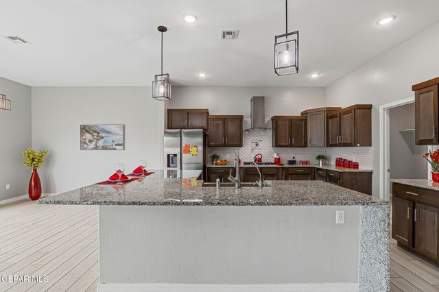 641 La Entrada Circle, Santa Teresa, NM 88008