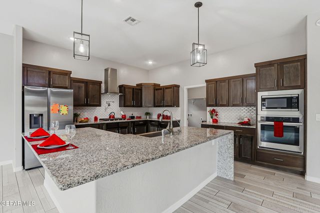 641 La Entrada Circle, Santa Teresa, NM 88008