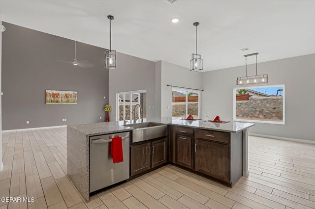 641 La Entrada Circle, Santa Teresa, NM 88008