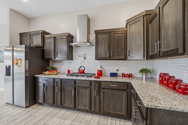 641 La Entrada Circle, Santa Teresa, NM 88008