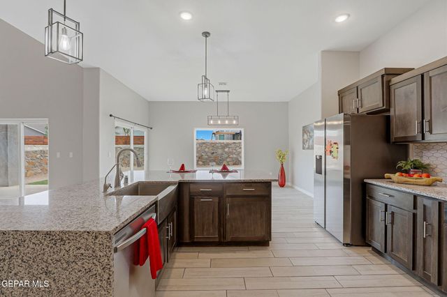 641 La Entrada Circle, Santa Teresa, NM 88008