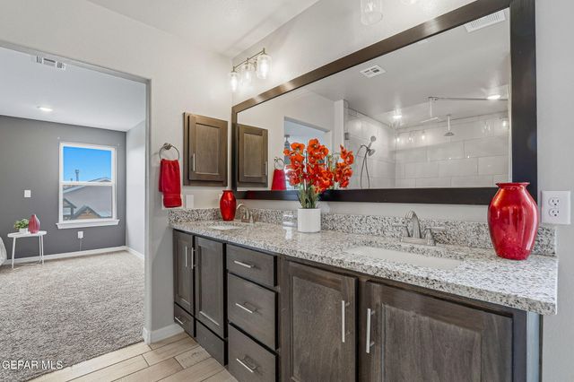 641 La Entrada Circle, Santa Teresa, NM 88008