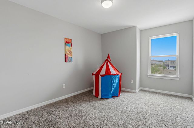 641 La Entrada Circle, Santa Teresa, NM 88008