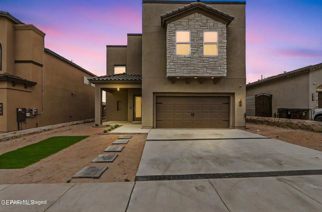 641 La Entrada Circle, Santa Teresa, NM 88008