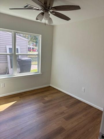 8167 Redfern Drive, Houston, TX 77033