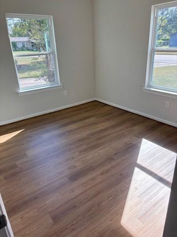 8167 Redfern Drive, Houston, TX 77033