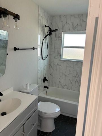 8167 Redfern Drive, Houston, TX 77033