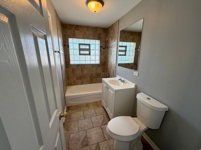 12204 S Lawndale Avenue, Alsip, IL 60803